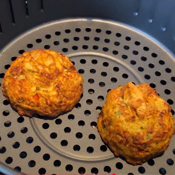 How to Make Frozen Crab Cakes in Air Fryer