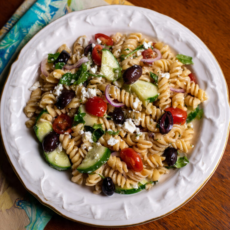 How to Make the Ultimate Mediterranean Pasta Salad: Fresh and Flavorful