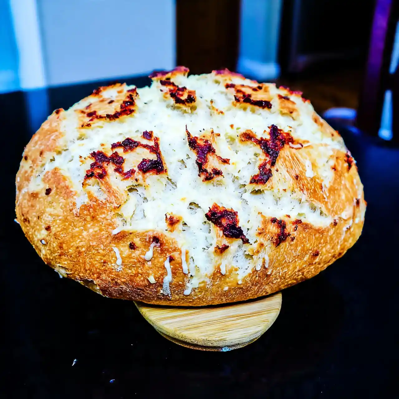 Air Fryer Bread Recipes with Cheesy Pull-Apart Bread